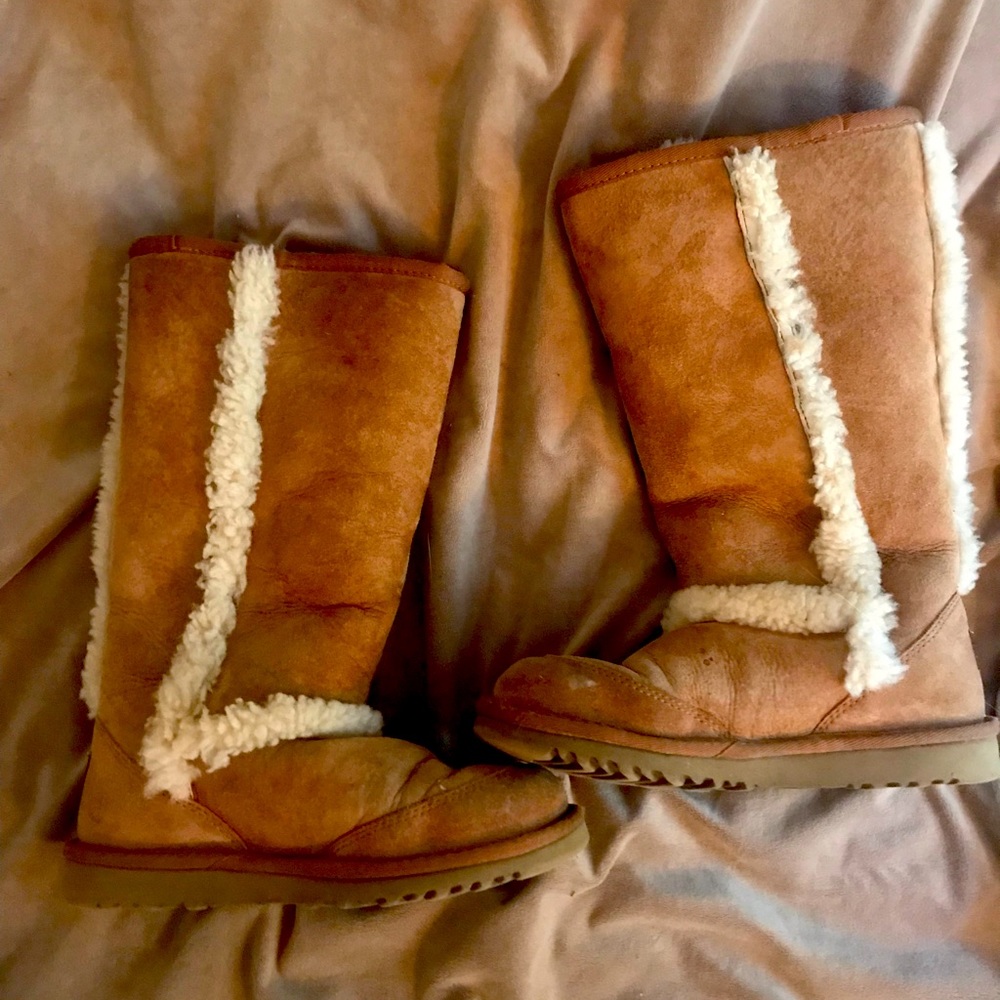 UGGS